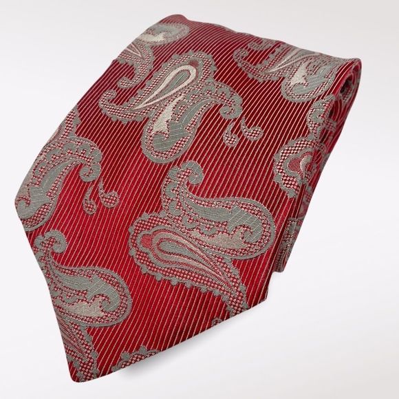 Alfred SUNG | Red and Gray Paisley Silk Tie - Picture 1 of 6
